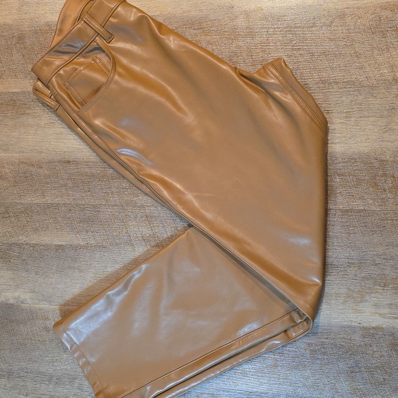 Abercrombie & Fitch - The 90's Straight Ultra High Rise Vegan Leather Pants. NWT - Picture 2 of 6